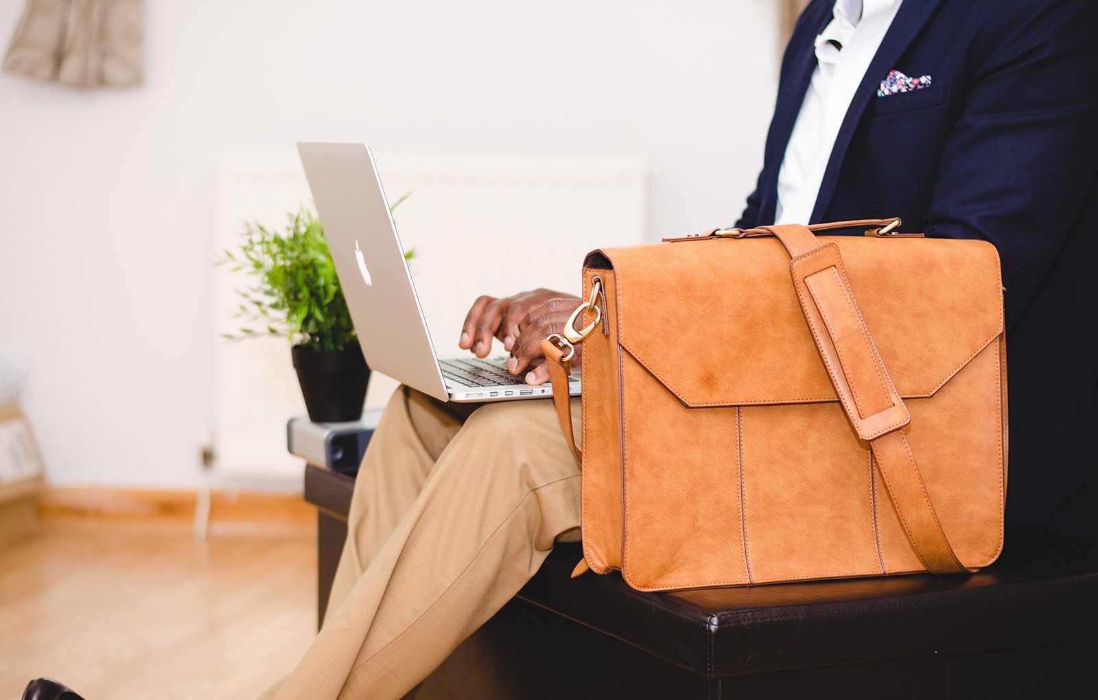 Local business contact page review for lead generation